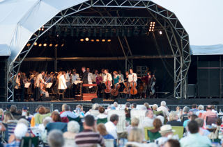 The Stage Flying Proms 2007 © The Shuttleworth Trust. Photo Darren Harbar