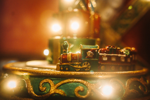 Christmas Decorations. © The Shuttleworth Trust. Photo Oliver Lloyd