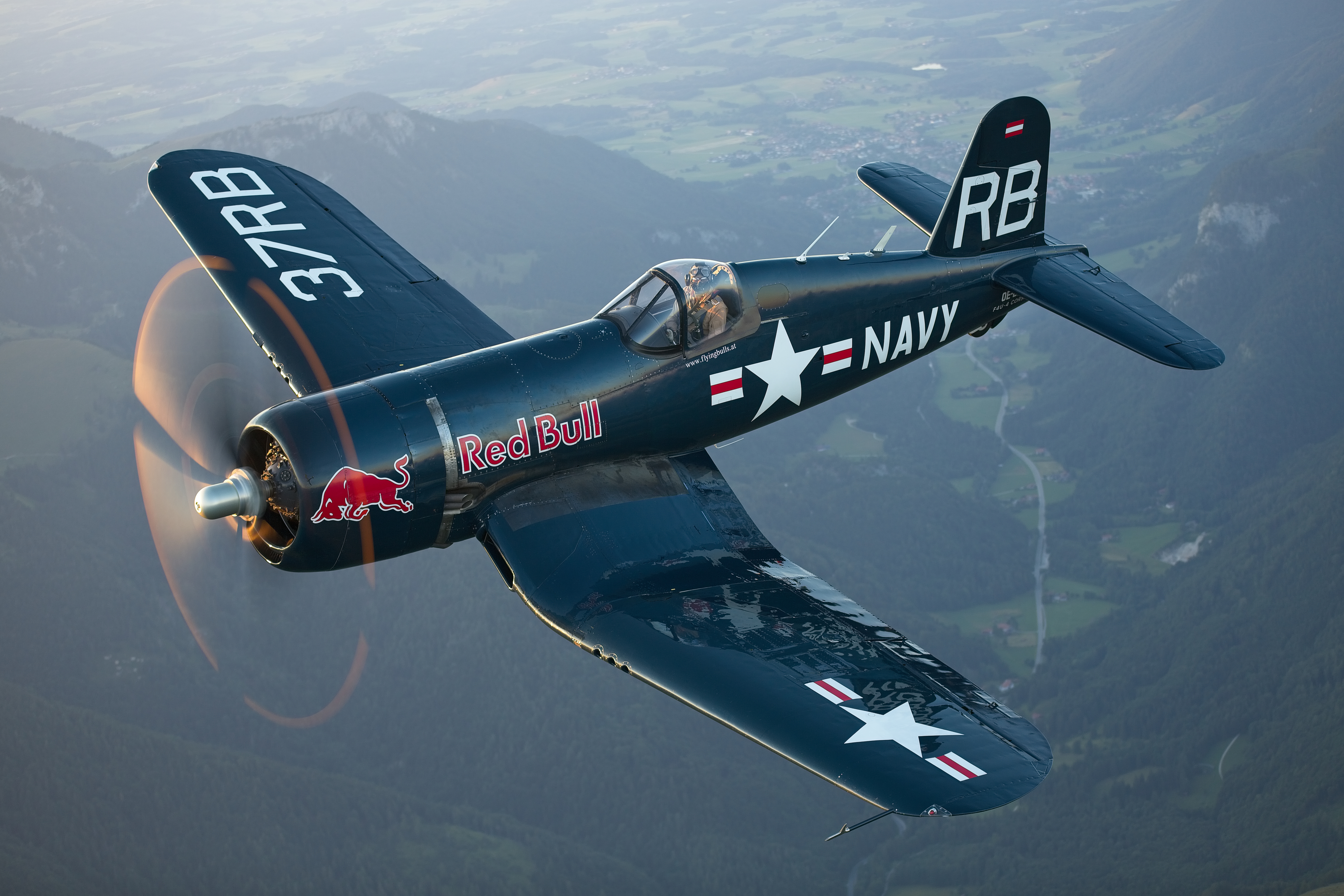 F 4U