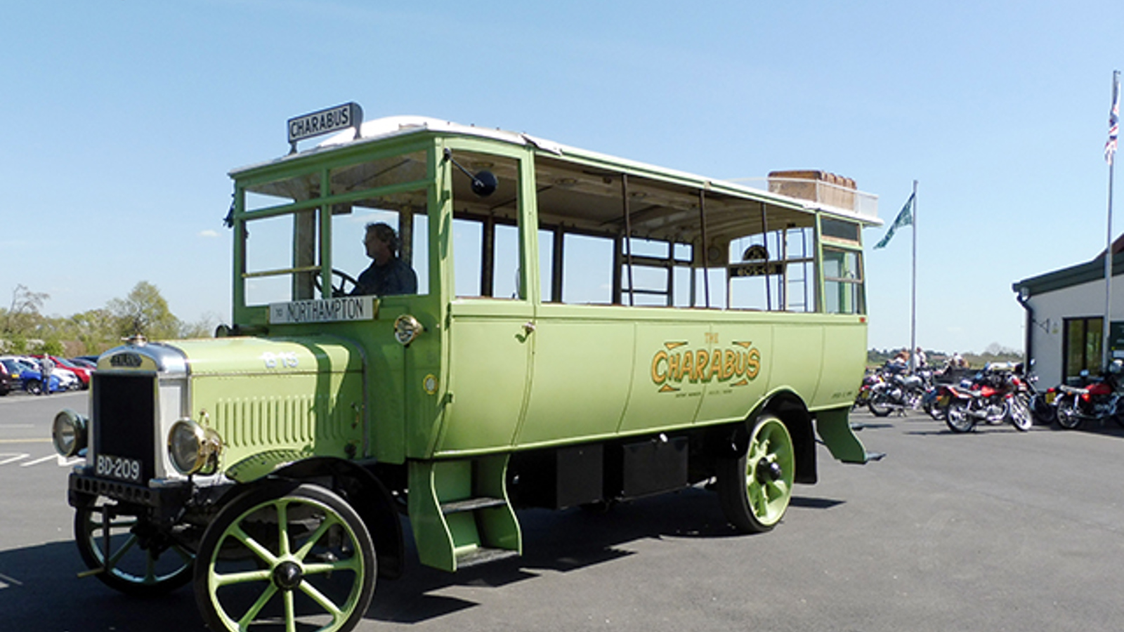 Charabus Insta