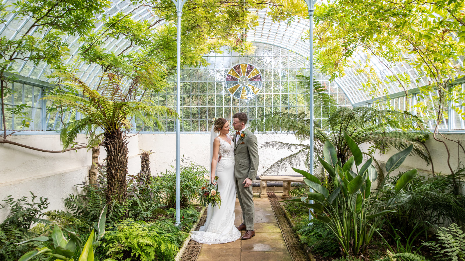 Couple In The Grotto. © The Shuttleworth Trust.