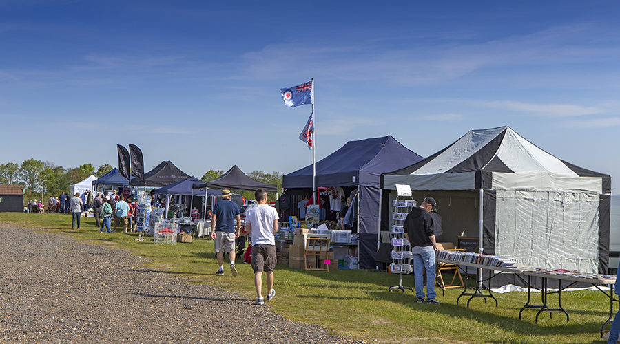 Air Show traders